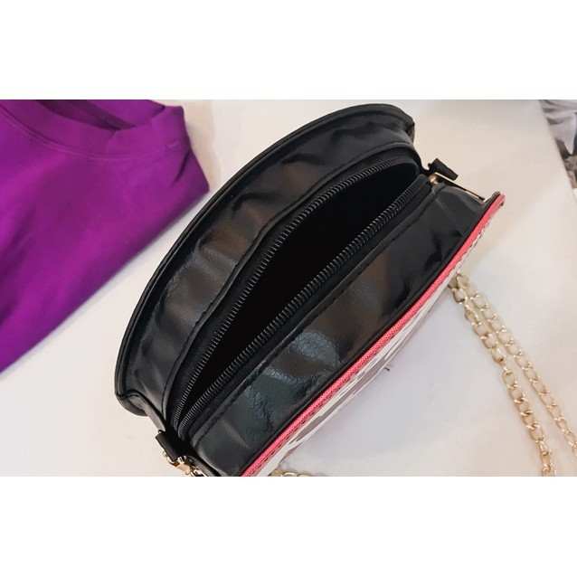 nuramirahaziz's tweet photo. 💜 ZONE ROUND SLING BAG

○● Material  Leather
○● Available Monkey &amp; Cat
○● 18 cm x 9 cm x 17 cm

RM 25
Postage Rm 8sem 12ss 

@Tweet_Iklann @Twt_NiagaOnline @jomberniaga @RTNiaga @TwtNiagaStudent @twt_rezeki @Promote_Bisnes https://t.co/8Y3hzZdAQz