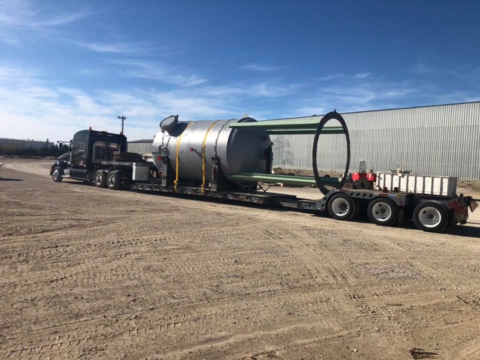 BennettFamilyCo's tweet photo. Robert Coy, leased to Ace Doran, is out making it look easy as usual. We lease only the best owner-operators to ensure #SafetyIsPriorityOne. #BetterWithBennett https://t.co/5yagG2ePpX