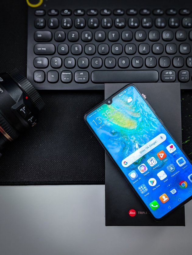 LDLC's tweet image. 🎁#Concours# 🎁 Parce que Noël approche et parce que c'est cool, un @HuaweiFr Mate20 est à gagner ! Double tes chances sur Instagram ! #HuaweiMate20
Pour jouer :
👉 FOLLOW + RT !
👉 1 gagnant par tirage au sort le 26/11 !
🍀 Bonne chance à tous !
