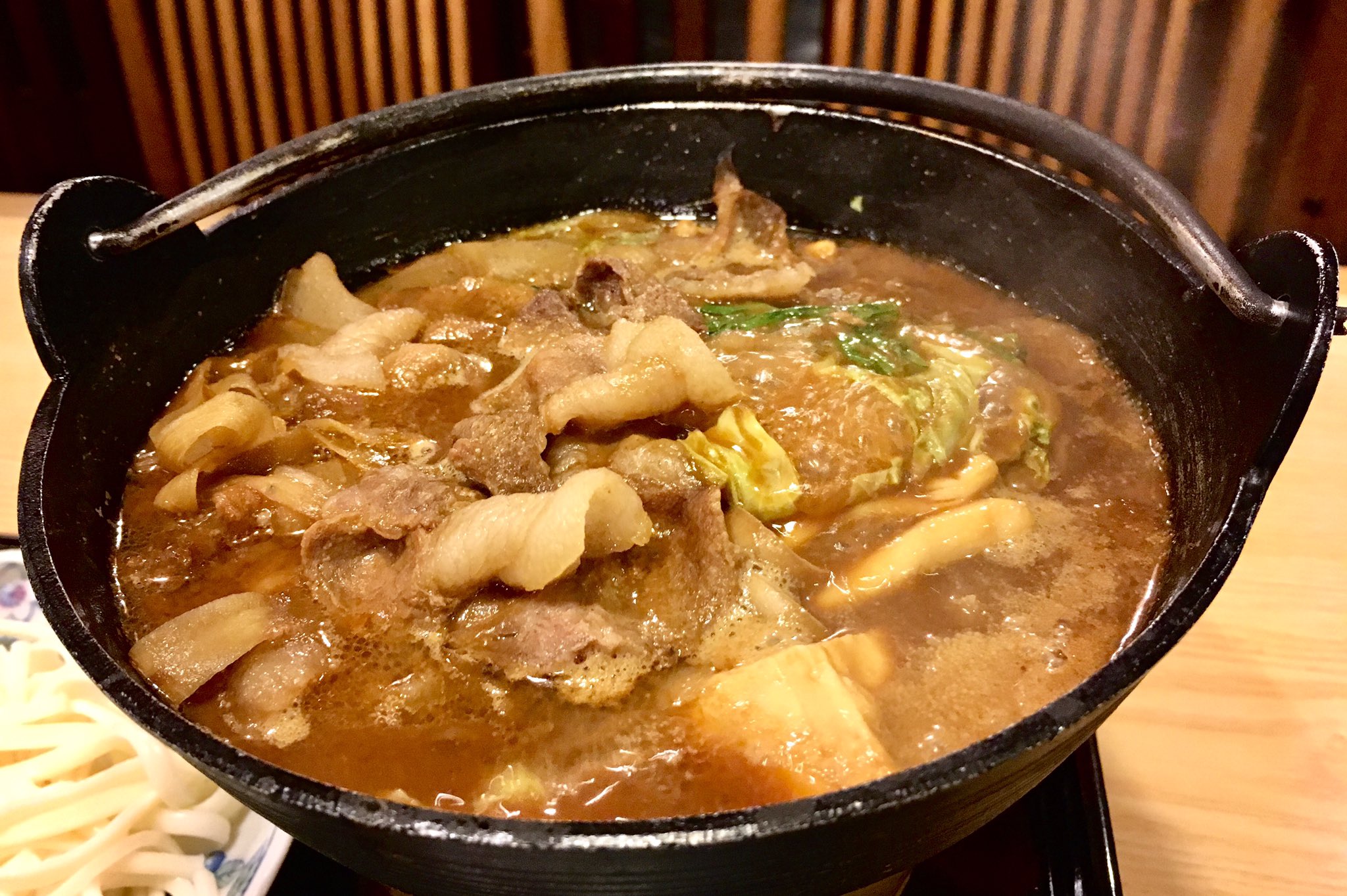 およしちゃん 今晩は しし鍋 を頂きましたよ 郡上は知る人ぞ知る猪肉の日本三大名産地 木の実をたんと食べて育ったイノシシさんの良質なお肉を地みそをベースに胡桃等でまろやかに仕込んだ秘伝のスープで煮込んでいただく これぞ郡上の冬の味覚 およしちゃん 今晩は しし鍋 を頂きましたよ 郡上は知る人ぞ知る猪肉の日本三大名産地 木の実をたんと食べて育ったイノシシさんの良質なお肉を地みそをベースに胡桃等でまろやかに仕込んだ秘伝のスープで煮込んでいただく これぞ郡上の冬の味覚