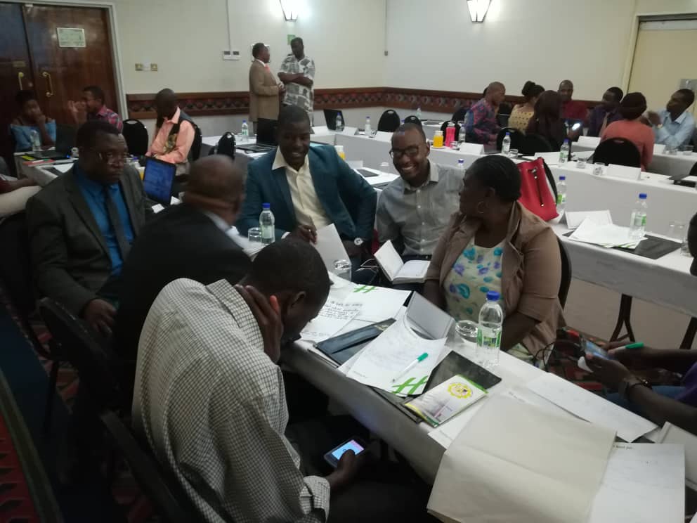 ZNCWC's tweet photo. #CRCQM Coalition members get into groups to formulate Child Rights Coalition Vision @rncypt @SOSZimbabwe @PlanZimbabwe @IssuesPaneNyaya @263Chat @ShamwariyeMwana @SaveChildrenZIM @njcazim @WorldVisionZim https://t.co/7jpux2AJod