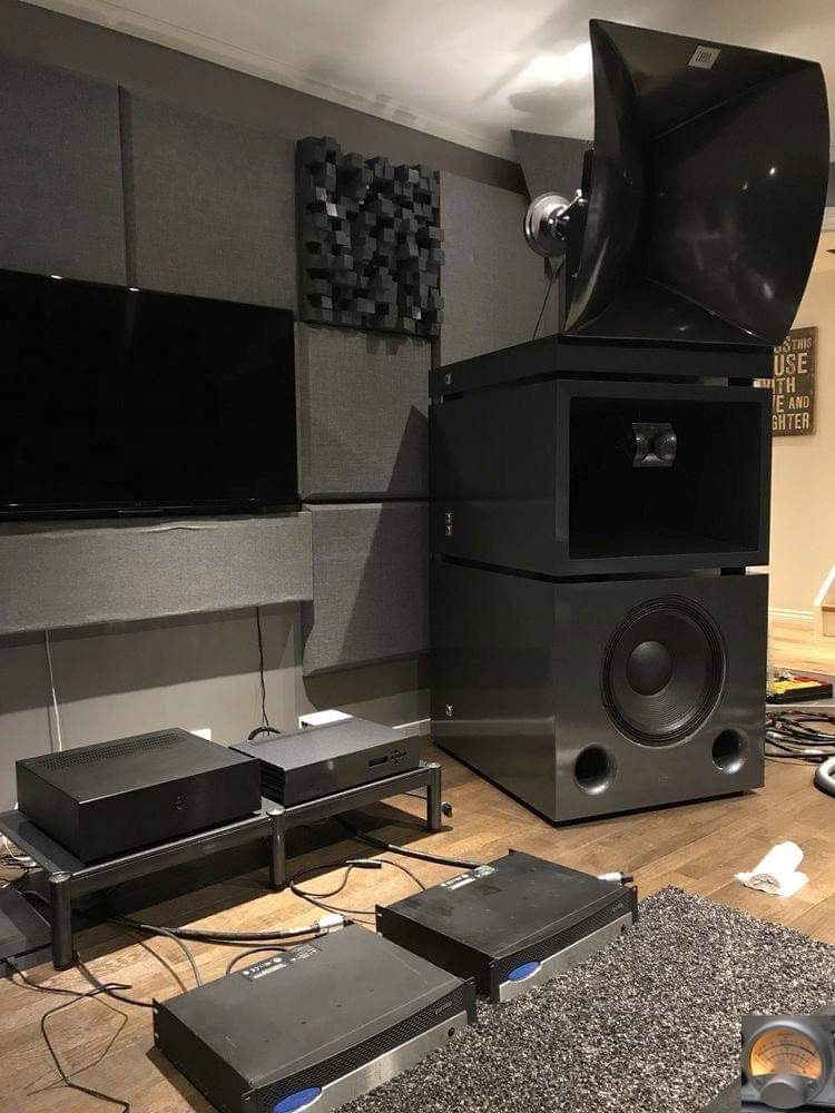 Tutor Ordinario Indiferencia Bernard Žvokelj on Twitter: "Impressive #JBL 3-way horn speaker system. https://t.co/g7pDuSSmqo" / Twitter Tutor Ordinario Indiferencia Bernard Žvokelj on Twitter: "Impressive #JBL 3-way horn speaker system. https://t.co/g7pDuSSmqo" / Twitter