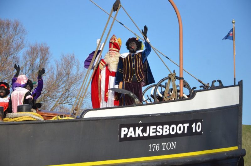 LeeuwarderNet's tweet photo. Foto's Intocht Sinterklaas 2018 - LEEUWARDEN – Zaterdagmiddag kwam Sinterklaas na zijn lange reis eindelijk in Leeuwarden aan.
Meerdere kleine bootjes en andere v... - https://t.co/dsC8iCKwS0 https://t.co/hrW3HCuA7s