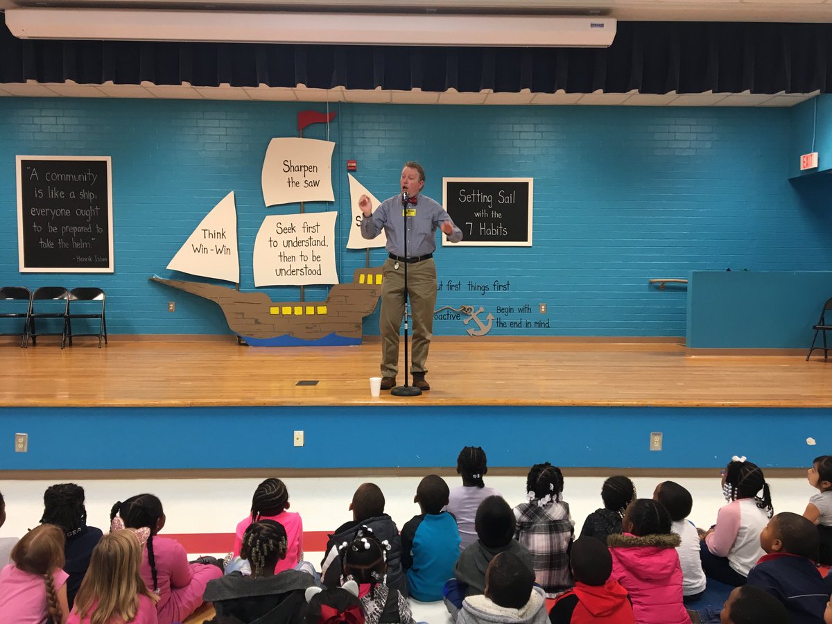 pinecrestpride's tweet photo. Author Tim Lowry having great fun with Pinecrest students ⁦@Gwd50Schools⁩ https://t.co/SSNUYNSU0p