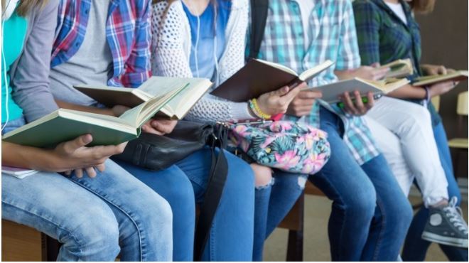 SDLBenDraper's tweet image. First-ever financial education textbook lands in schools – funded by Martin …pertymanagement69886834.wordpress.com/2018/11/19/fir…