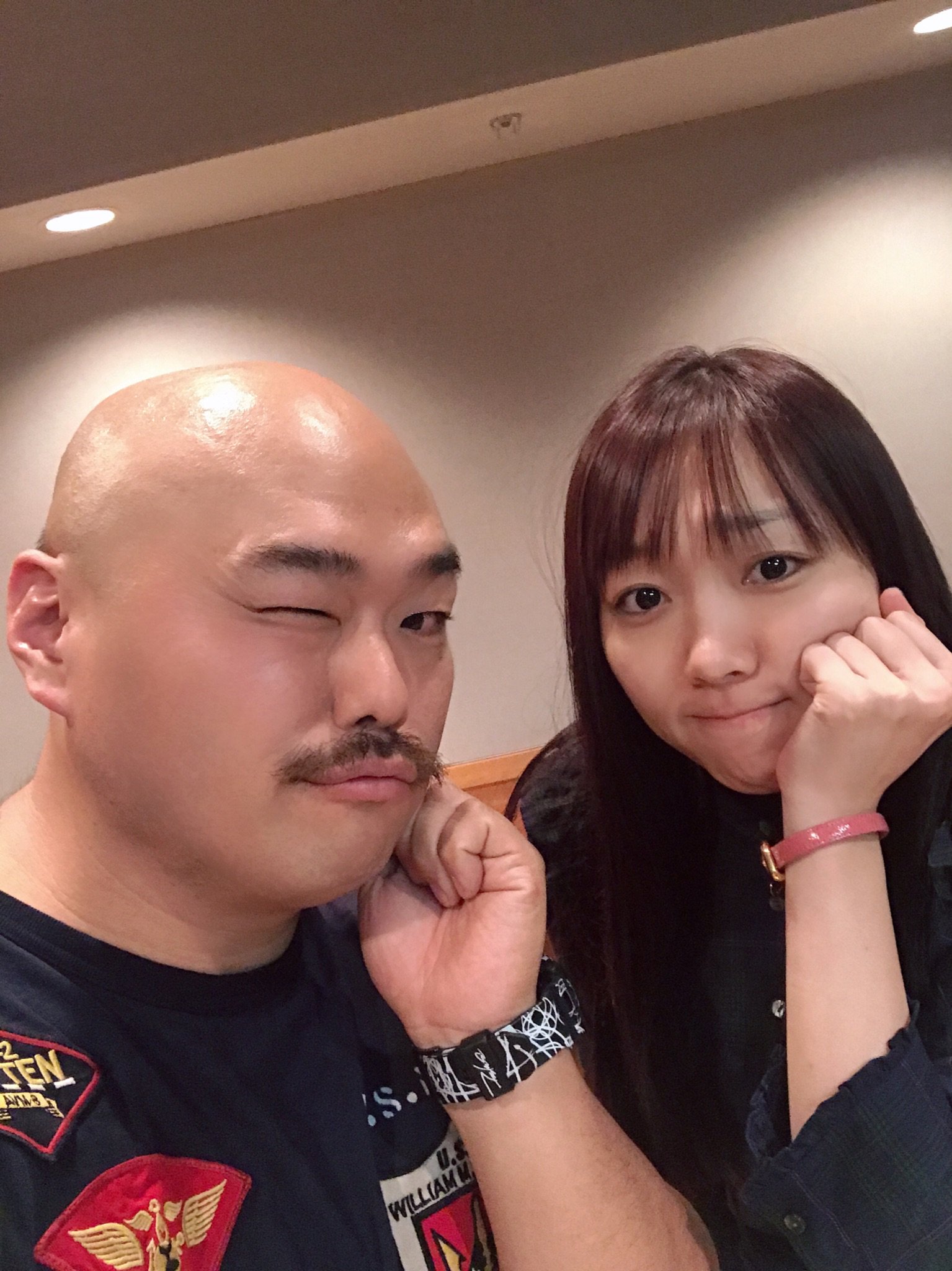 安田大サーカス クロちゃん だーすーとぶりっ子ポーズだしん ゴチャ10で なっきぃと絡んだしんよーって報告したら 知ってるー って言ってたしん T Co Wb7knere1d Twitter