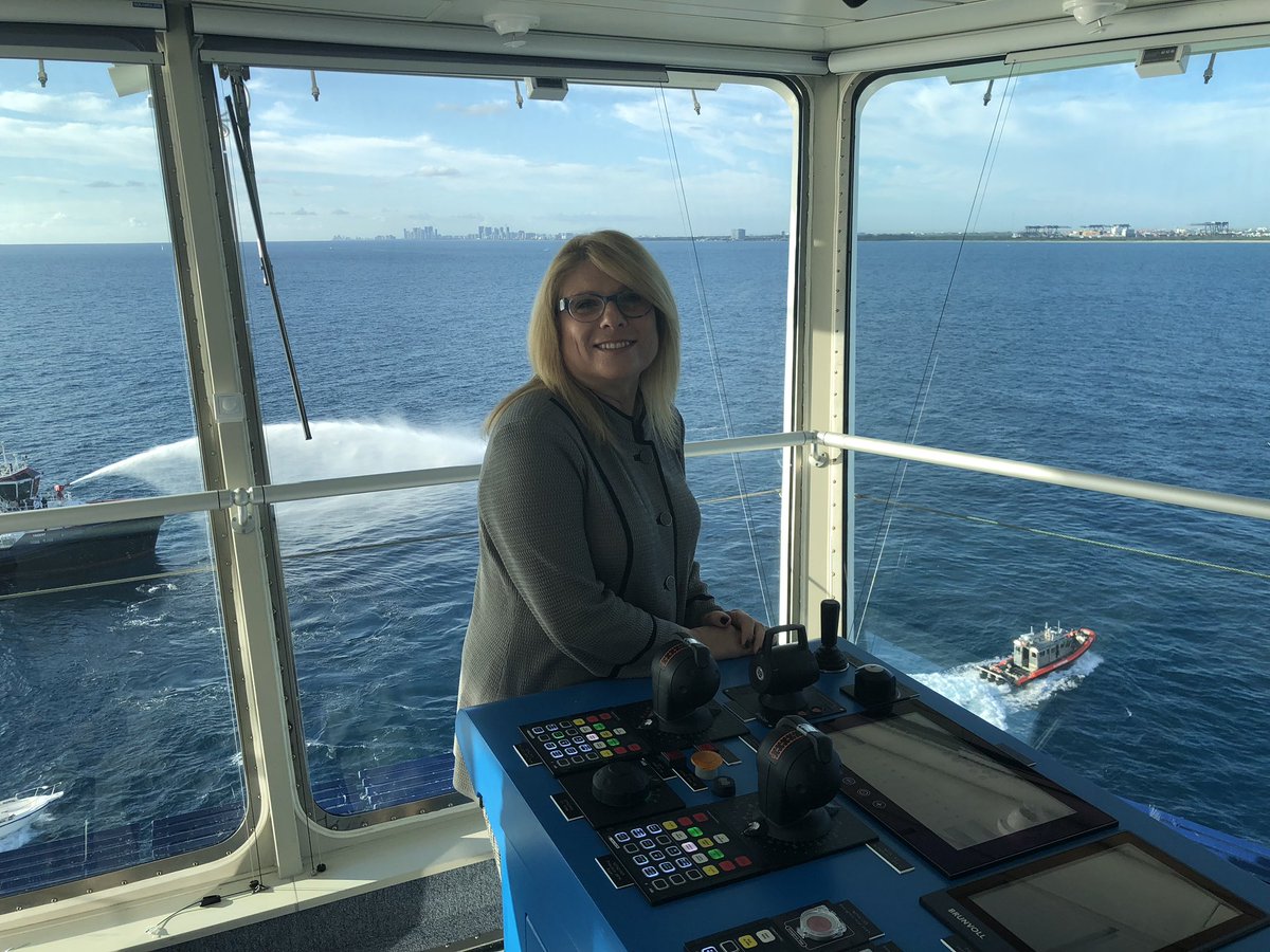 LisaLutoffPerlo's tweet photo. Hello @PortEverglades from the bridge of #CelebrityEdge, what a beautiful day for a sail in with this incredible crew onboard, waving to staff @NSUFlorida &amp; in #Terminal25 What a day, what a goosebump moment! #4yearsintheworks https://t.co/uFNkIHDFaI