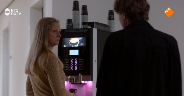 Trots! Campenaer Koffie maakt landelijk tv-debuut. Met onze koffiemachines en koffie mochten we een bijdrage leveren aan de spannende serie ‘Ik weet wie je bent’ op NPO 3. #Campenaerkoffie #Ikweetwiejebent