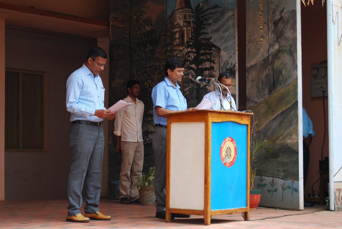 UBLPBranch's tweet photo. @gmswr @drmubl @swrrly Pledge taking ceremony on National Integration on 19-11-2018 at Divisional Office, Hubbali https://t.co/hX0fyt9Hxk