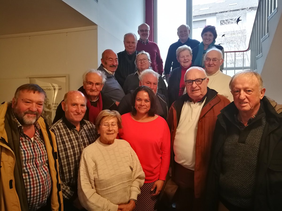 KazunguHass's tweet photo. Heute bei der #AG60plus Neustadt-Bad Dürkheim : Tiefgehende Gespräche mit Genossinnen und Genossen, die jahrzehntelange Erfahrung haben. Danke dafür! @spdrlp #spdpfalz https://t.co/FT52ZIynXz