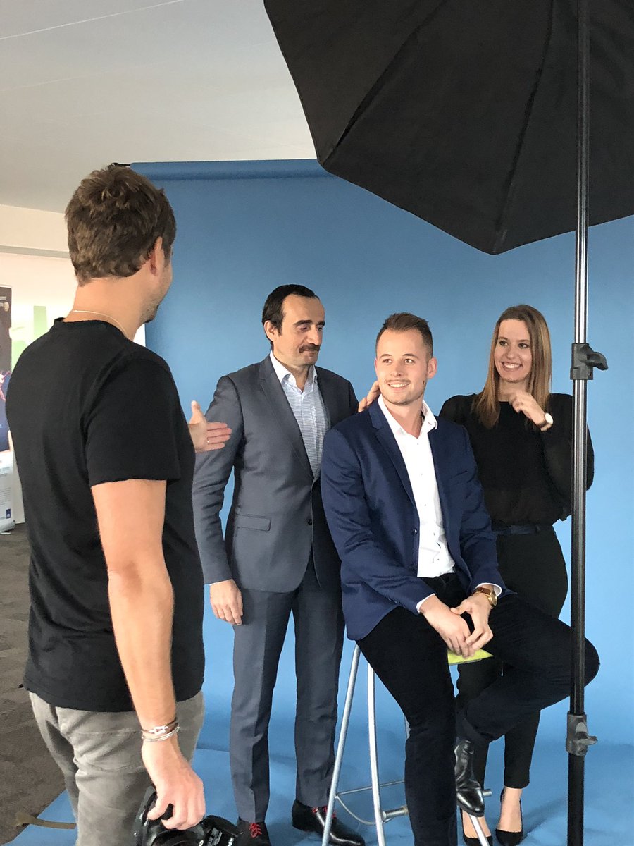 AViltart's tweet photo. Dernière étape de la tournée #GenerationAXA sur le site #balma. De belles photos pour mettre à l’honneur les femmes et les hommes d’@AXAFrance. Merci à toute l’équipe #Com pour l’accueil et la parfaite organisation. #Proudtobeaxa #oneAXA @mathildemarre @NathMer31 @AnaisBeaudoin https://t.co/LlHUCfM8dB