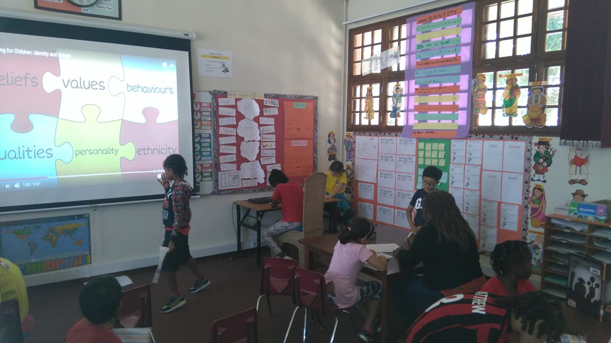 Nat_Mulford's tweet photo. Two visible thinking routines in one day! Big thanks to @sangeets8 for organising this Connect, Extend, Challenge. First time for me and it worked so well. #makingthinkingvisible #AISMLearns @AISMmoz @ProjectZeroHGSE https://t.co/JzbnQIN1to
