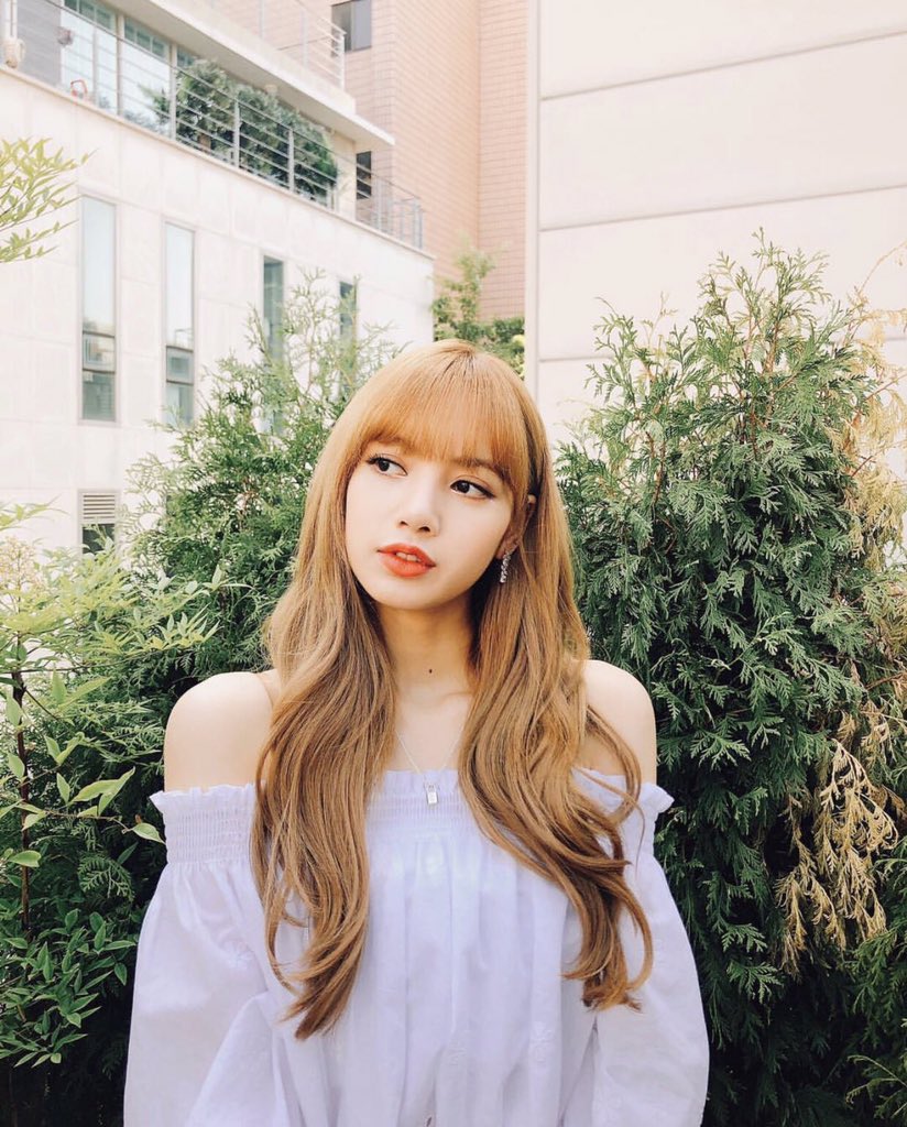 ikon_bp's tweet photo. lalalalisa_m 🥳🥳🥳 #Lisa10mParty https://t.co/8qYzvCWvi9