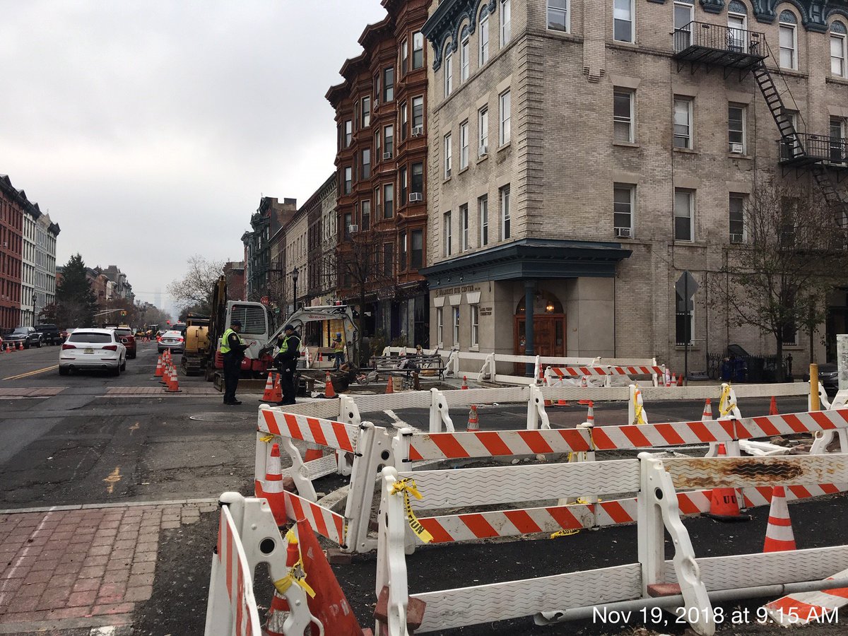 WashStProject's tweet image. Nov. 19 - Sidewalk at 12th Street, with road closure from Bloomfield to Hudson. Water main tie in and drainage at 11th Street, with east bound lane closed from Washington to Hudson.