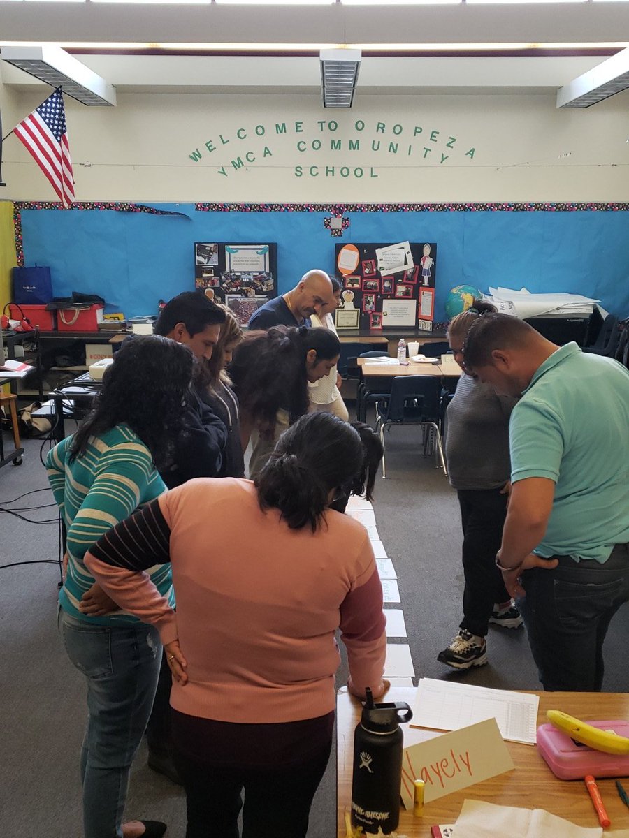 brendasorianov's tweet photo. One group at a time. Reducing the stigma and increasing Mental Health awareness. Training to become Asistentes de Primeros Auxilios para la Salud Mental. #MyYZipCode #forabetterus #BetheDifference https://t.co/w53SifCGD8