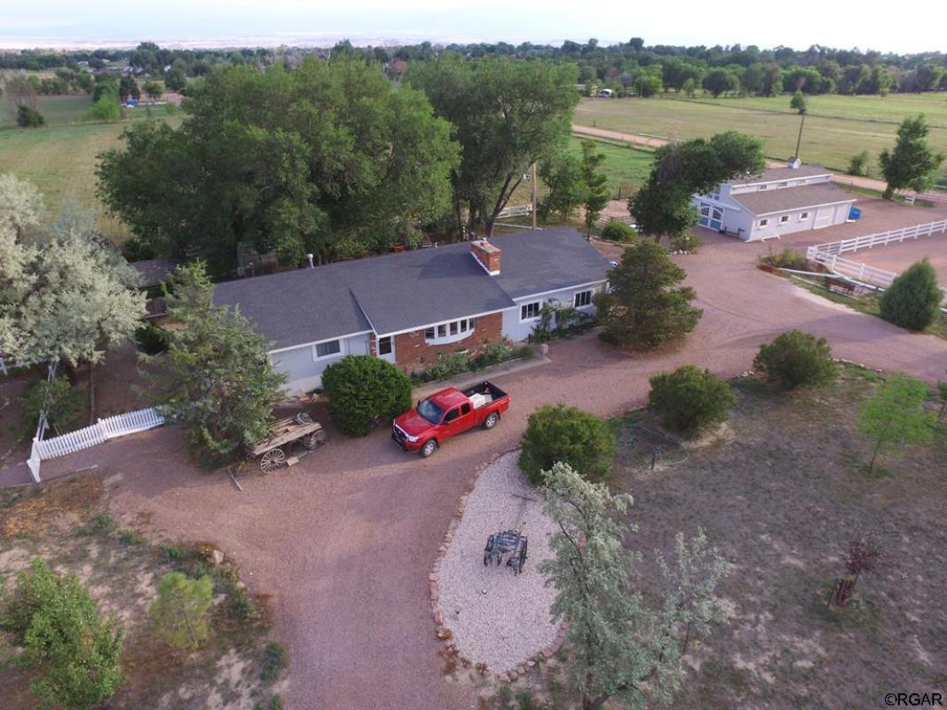 REMAXRoyalGorge's tweet photo. This home will wait for no one. Be the first to see it! #homesforsale #homeowner  https://t.co/MFnWh18Tw7 https://t.co/za5S9Wf1fo