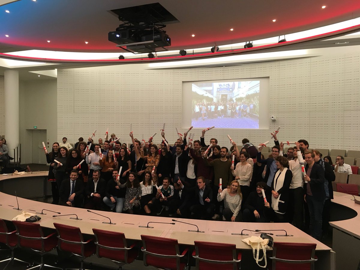 IPJdauphine's tweet photo. La 39e promotion #IPJDauphine x. @psl_univ est diplômée ce soir. Spé médias écrits et numériques, télé, radio, alternant.e.s... Bravo à toutes et à tous 🎊! https://t.co/t3JcQ5wQIA