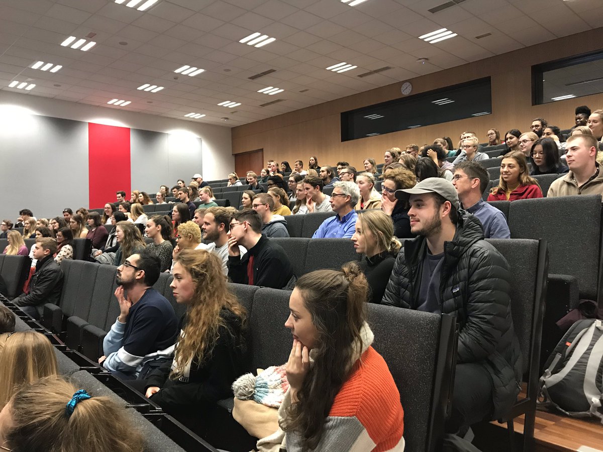 SammiaP's tweet photo. Full house at @SheffGeogSoc Guest Lecture with the Lord Mayor of Sheffield @MagicMagid @sheffieldgeog @sheffielduni https://t.co/UYgkjJbEYp