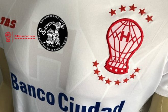 📌 Durante el clásico con San Lorenzo, Huracán usará una nueva camiseta en homenaje a Los Redondos. Mirá al Indio Solari con la 10 del Globo ➡️ bit.ly/2A8mx5K