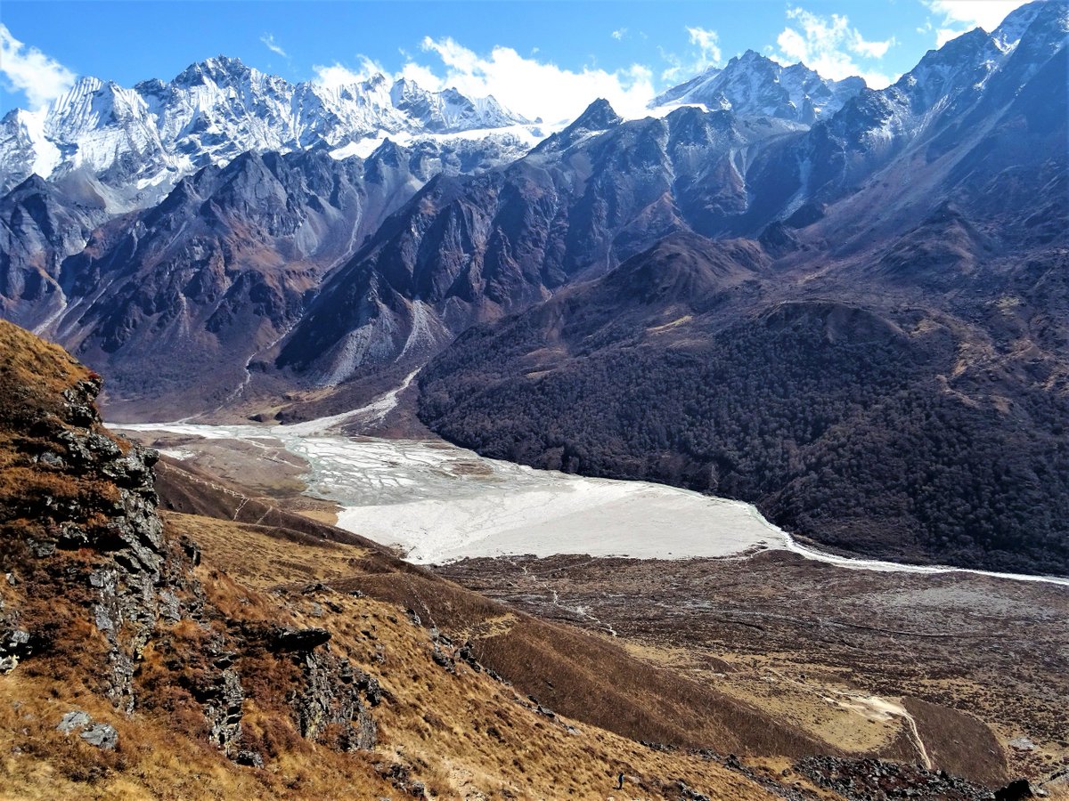 Avant de partir un #trek au #Nepal, je me suis posée beaucoup de questions. Quel trek choisir ? est ce que c'est pas un peu trop dur ?  Si vous aussi vous hésitez alors ce post est fait pour vous . Je reviens juste du trek #Langtang #Gosainkund bit.ly/2S2Qo6W