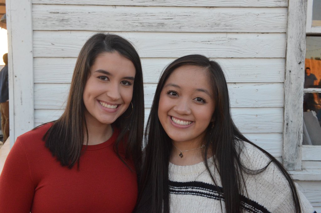 syydney12's tweet photo. happy birthday to my bestie!!! hope your day is as sweet as you, love you sm💗💗💗💗 https://t.co/TJzWOq6Tkf