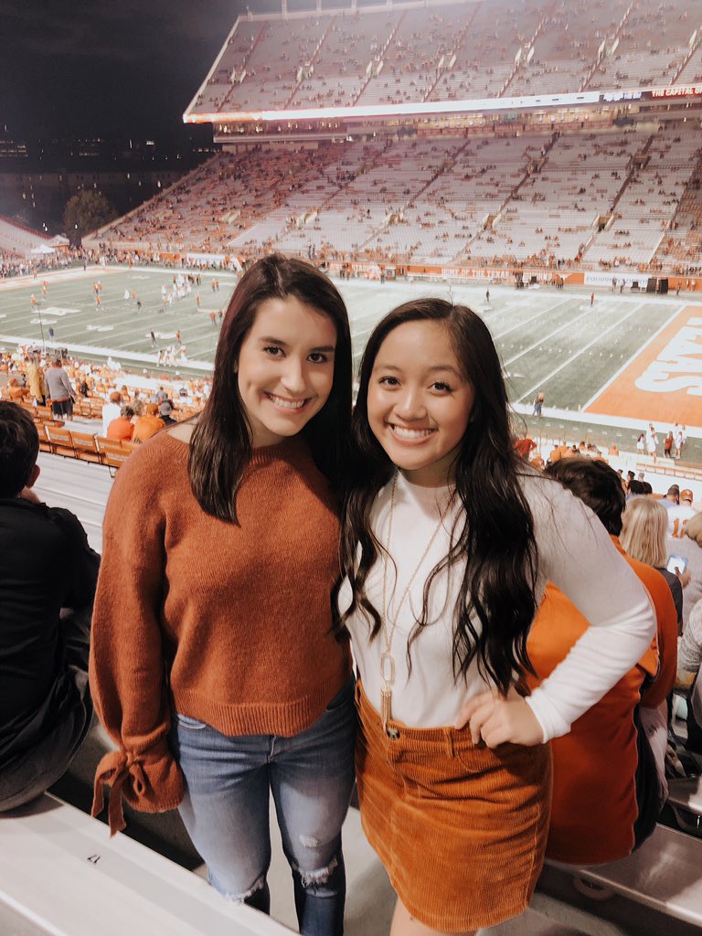 syydney12's tweet photo. happy birthday to my bestie!!! hope your day is as sweet as you, love you sm💗💗💗💗 https://t.co/TJzWOq6Tkf