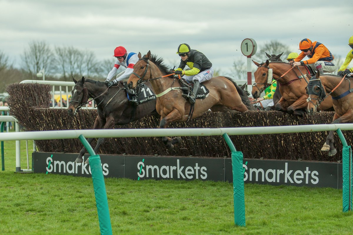 Win tickets to <a href="/ExeterRaces/">Exeter Racecourse</a> this Sunday 25th Nov for The Smarkets Devon Day! We have 3 pairs for the Haldon Premier Stand to give away. To enter simply RT this and follow us by noon on Thurs 22nd. 18+. T&amp;Cs apply.