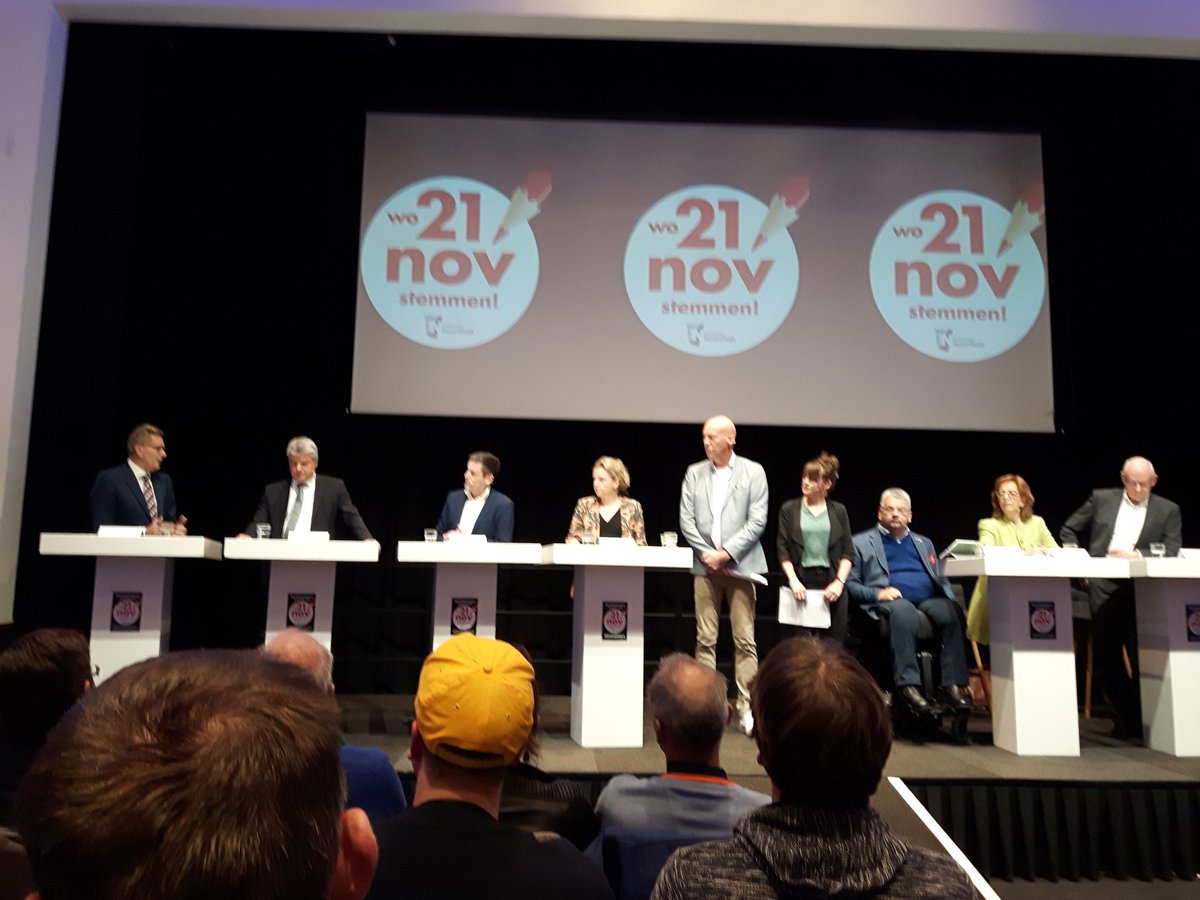 Vanavond het grote <a href="/omroepbo/">Bollenstreek Omroep</a> lijsttrekkersdebat @noordwijkerhout  . Volle zaal. Hopelijk zitten er ook zwevende kiezers tussen.