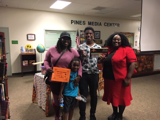 BrowardScience's tweet photo. Congrats to Ms. Marshall &amp; the Pines MS Science Dept for hosting an outstanding Parent/Student/Teacher Science Night! Students + Parents + Teachers = Success for Our Students! ##Outstanding #Science #BrowardScience #PinesMS @BrowardScience @gbarmoha https://t.co/PsoNUueItg