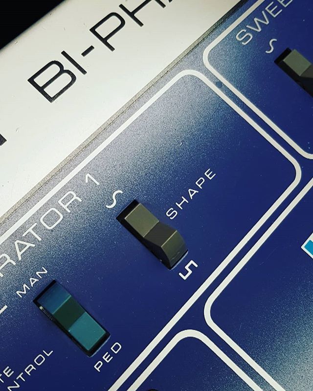 SuperSonicGear's tweet photo. Box Phresh Bi-phase!
Sneak peek👀 at this eye-popping, timewarp Mu-tron that just arrived, complete with Opti-pot controller. Not listed yet - email tony@soundgas.com if you need to know more.
.
.
#mutron #biphase #geartalk #vintagegear #raregear #bu… https://t.co/3lHzhMncPv https://t.co/U2LVfd0lB2