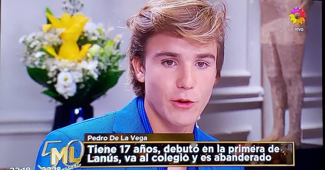 SoyArgen's tweet photo. ¿Cómo hace todo a la vez? Este pibe no es normal. https://t.co/n446wW7ne5