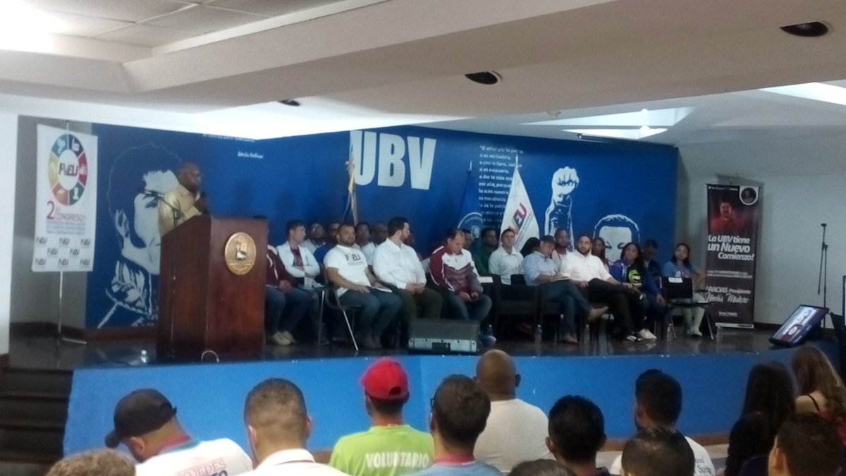 unesrfcu2017's tweet photo. #Envivo desde el salón Bolívar en las instalaciones de la UBV, la FCU de la UNESR dice presente en rumbo a la FVEU
@kennedymorales9 
@hugbelpsuv 
@renriqueramos 
#FVEUluchaylealtadporVenezuela https://t.co/TWM9plMLmB