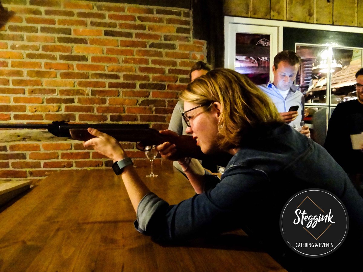 ✳️ It's quiztime! ✳️
Afgelopen weekend verzorgden we het teamuitje van <a href="/EshuisActueel/">Eshuis Actueel</a>. Uitgebreid warm &amp; koud buffet, schietbaan en een gepersonaliseerde pubquiz! Dank voor het vertrouwen!

Benieuwd wat wij voor jou kunnen betekenen? 
Neem gerust contact met op!