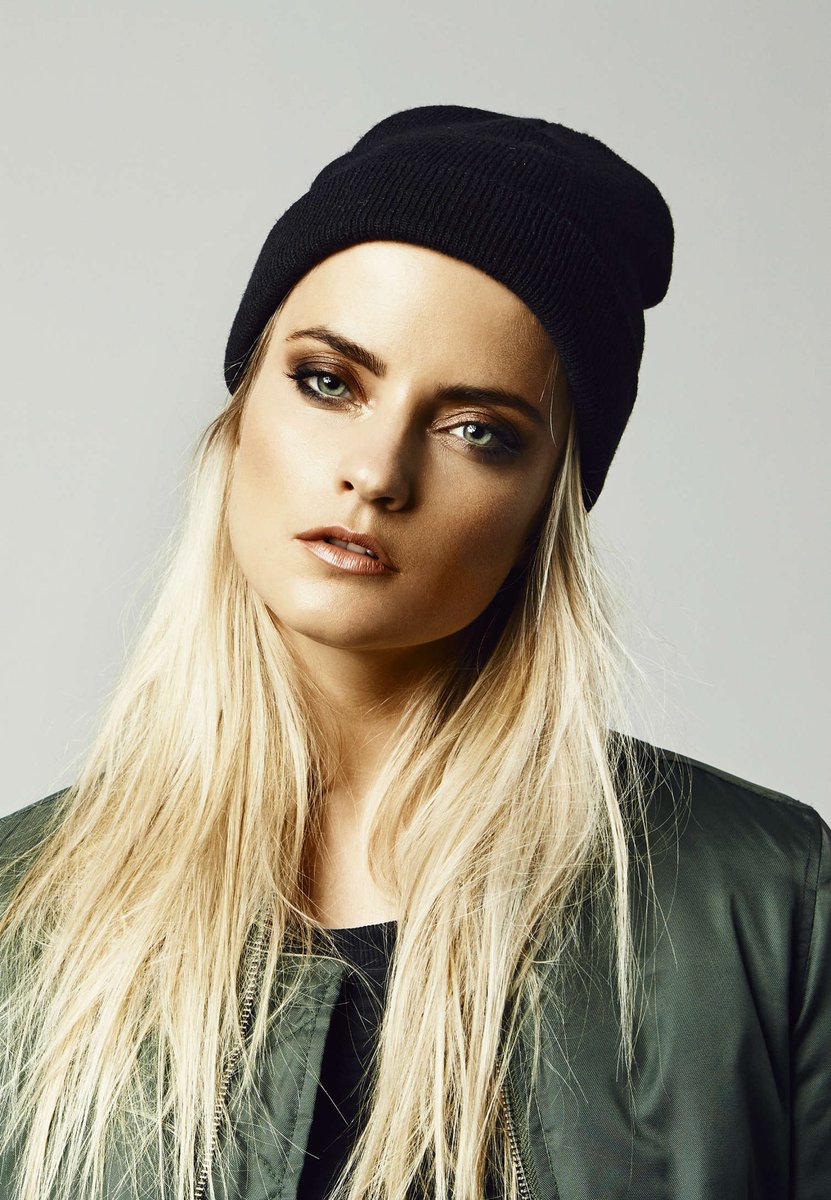 brand_cap's tweet photo. brandyourcap_Etwas für die kalte Jahreszeit gefällig?!
Die Heavyweight Beanie kommt einfarbig, mit klassischer Form und extra dichtem Strickgewebe...
Ran an die Mütze mit Deinem Motiv ab der 1. Bestellung!
brandyourcap_#beaniedesign der Extraklasse #st.paulibraun für Deine Mütze https://t.co/4yCs5WUstF