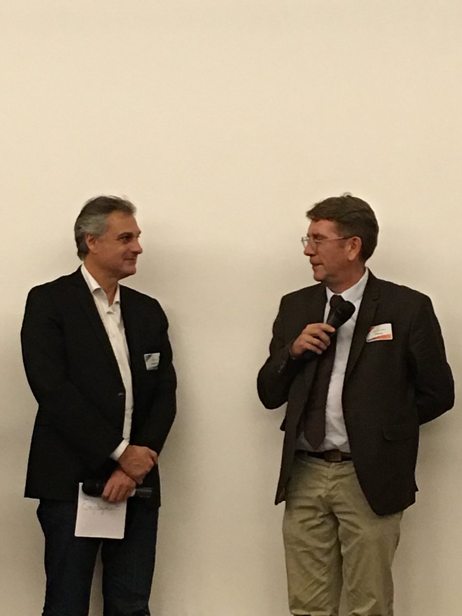 alain_4nier's tweet photo. ⁦@YvesTyrode⁩ remet le prix emploi à la #startup #Avencod ⁦@89C3⁩ ⁦@GroupeBPCE⁩ #SEEPH2018 #Handicap https://t.co/ka1IeHR8ot