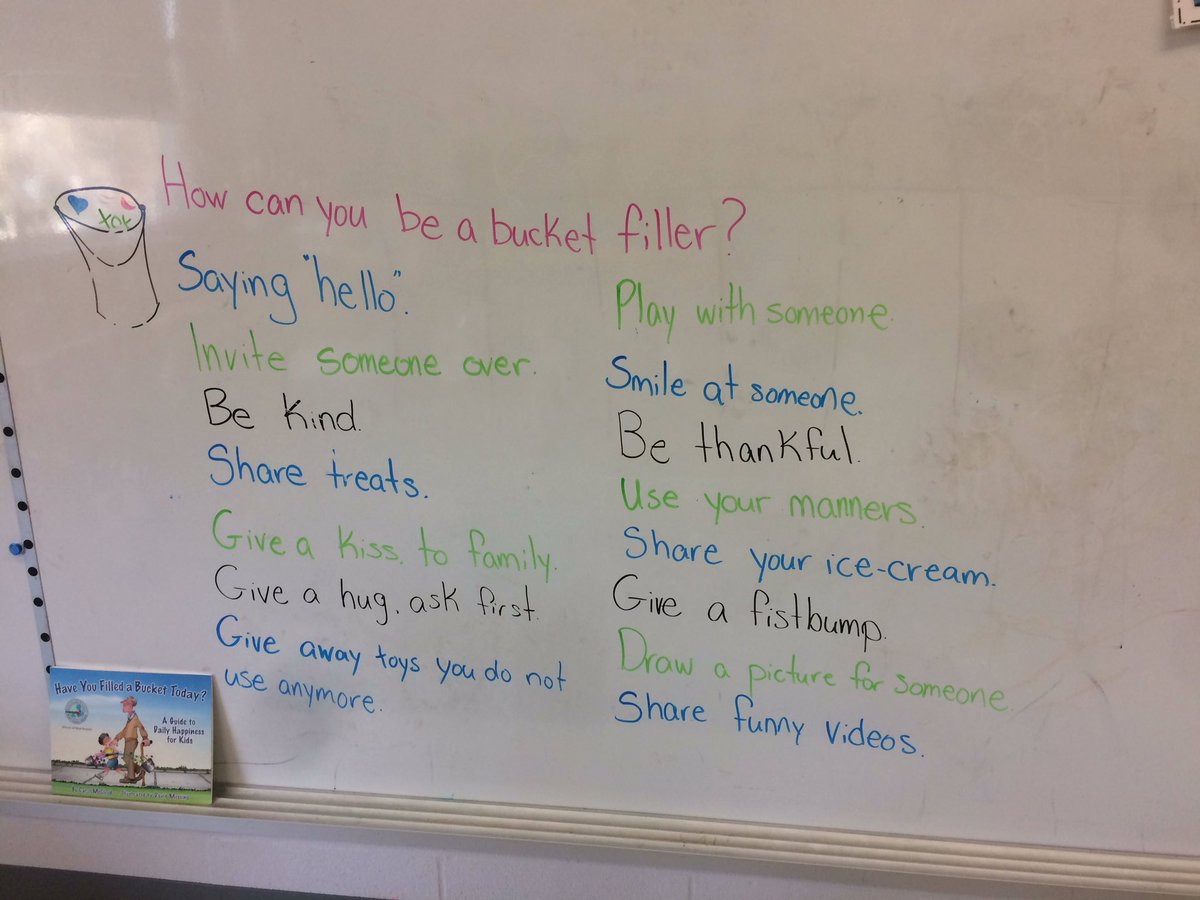 MsFyshe's tweet photo. Learning how to be bucket fillers #kindergarten #Gandy #charactereducation #kindness #smile #bucketfiller https://t.co/66T8QcyT6U