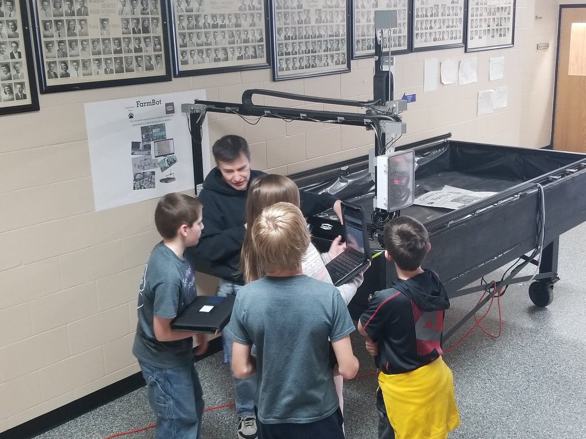 Koepbhschool's tweet photo. What is the Farmbot - it is a computerized farming system! Awesome learning opportunity for our students! #786preparingthefuture https://t.co/1nkyZDdeqo
