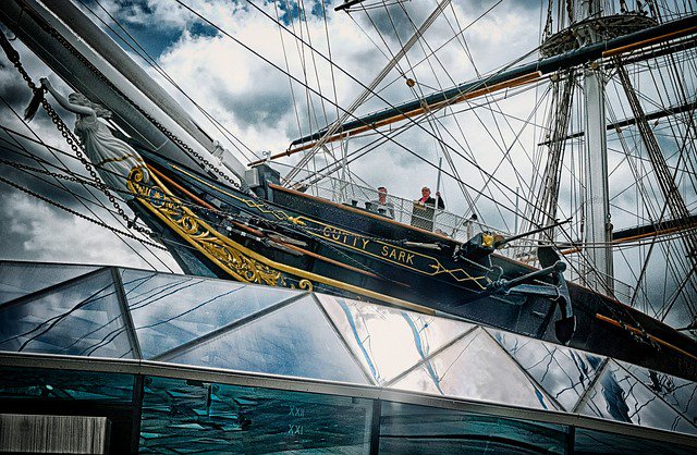 #OTD in 1869 the 'Cutty Sark', one of the last sea clippers, was launched at Dumbarton. This graceful 19th-century sailing ship was one of the fastest of her time. 

Visit her on our guided tour of Greenwich. bit.ly/2K47BO9  @VisitGreenwich @CuttySark @GreenwichHC