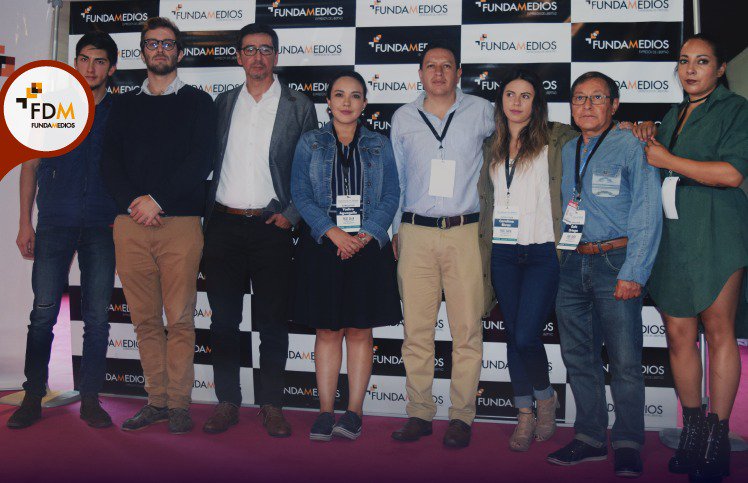 FUNDAMEDIOS's tweet photo. #Boletín | Familiares y colegas del equipo periodístico de @elcomerciocom realizaron homenaje en #PerDebate18 como símbolo de #LibertadDePrensa y búsqueda de la verdad. Enfatizaron la necesidad de esclarecer los hechos que rodean el crimen.
➡ https://t.co/xGWX62txxT
#NosFaltan3 https://t.co/4ifTys2hF0