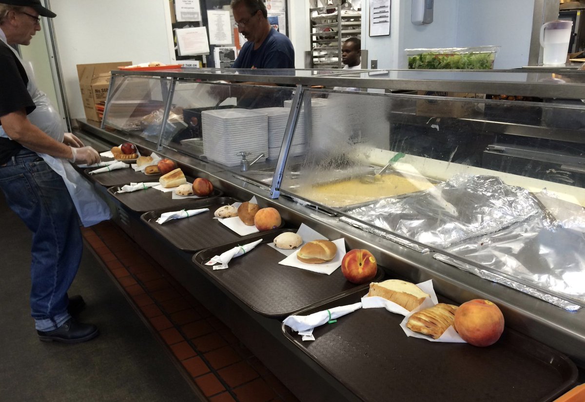 RoeblingLofts's tweet photo. Give the gift of neighborly love this #Thanksgiving at @TASKsoupkitchen
🦃
https://t.co/6pWUjkLATg
#TrentonCares #TrentonGives #TrentonNJ https://t.co/TCc7OKl1DJ