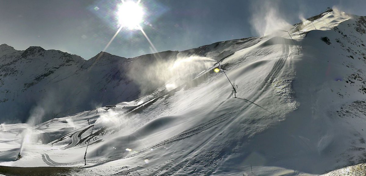 ℹ️ Ouverture du domaine repoussée ℹ️

La production de neige a enfin pu commencer.
Pour ce weekend, les délais sont trop courts pour nous permettre l'exploitation en toute sécurité.

L'ouverture est donc repoussée au samedi 1er décembre 2018.