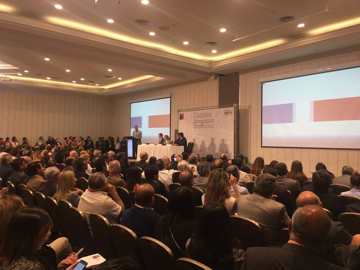 SENAMAGOB's tweet photo. Primera Dama  inaugura Seminario #CiudadesAmigables con las Personas Mayores en Chile en el que participan más de 400 personas https://t.co/ch2qiNxqi8