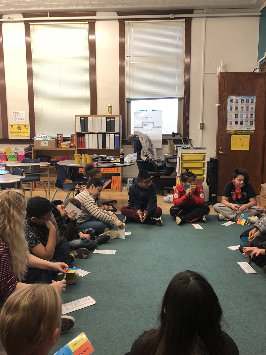 ErinHolstrom's tweet photo. Monday morning meeting in Mrs. Thiele's 5th grade class! Great debate about whether or not schools should provide HEALTHY snacks to students or not. #accountabletalk #agreedisagree #studentvoice #box9 https://t.co/8tBTCy7Cw9