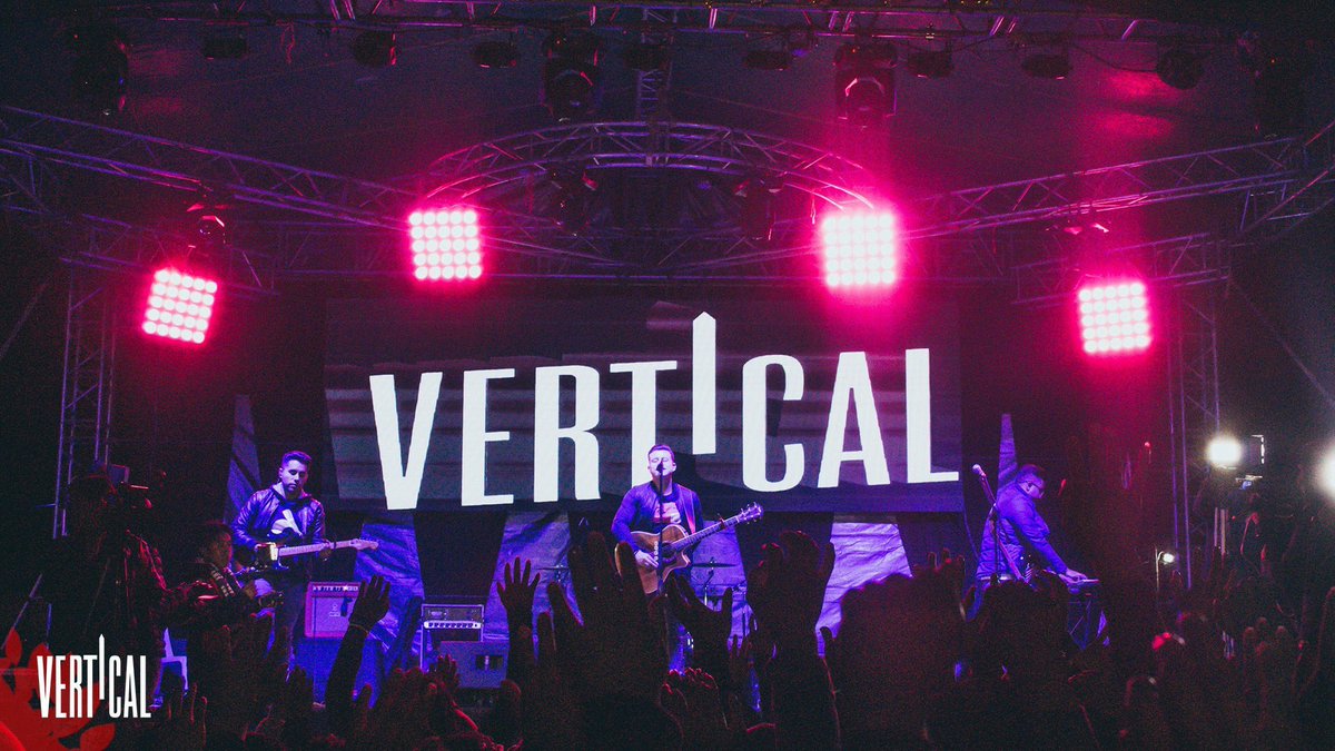 GrupoVertical's tweet photo. Que tiempo más especial vivimos anoche en Cajolá Adora 2018. #vertical #tour2018 https://t.co/xaWpHSi39c