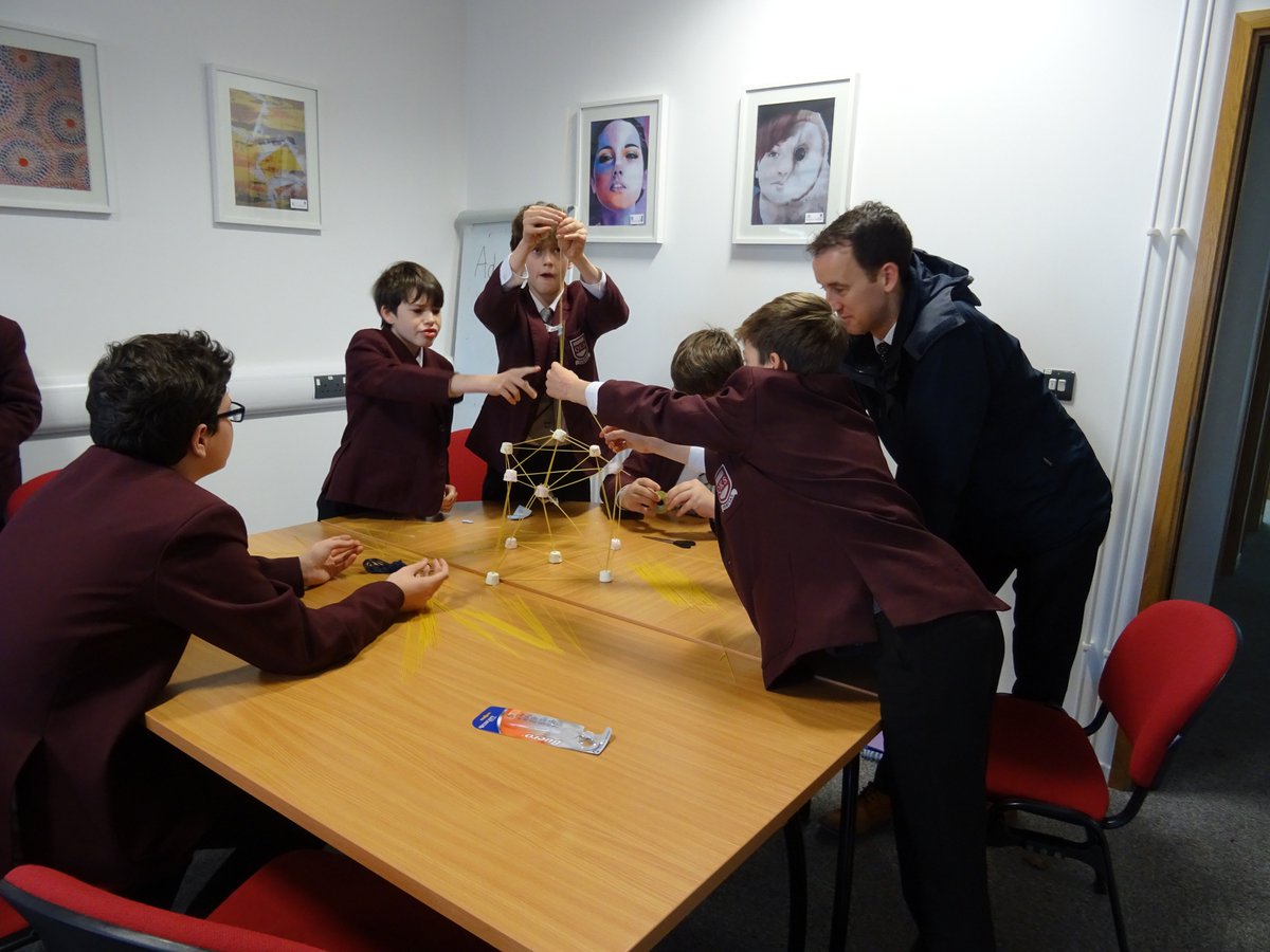QKSCareers's tweet photo. Some photos from the great capability building morning with some of QKS's Year 9 students and Impact International @impact_intl and Proctor &amp; Gamble Oral Health. @ProctorGamble @QKSKendal @inspiraforlife https://t.co/nGkL23NeiZ