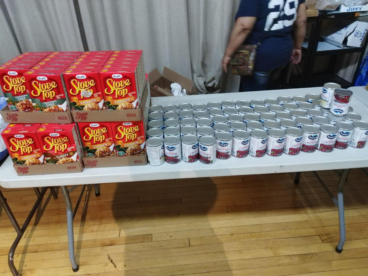 BryanGEDU's tweet photo. #D1Pride PS/MS140 school Prin Melissa Rodriguez, @PS140PTA William Bray, CBO staff @EdAlliance, https://t.co/AtvdrH77Im, other staff, & families worked together to give back to our community w #Thanksgiving meal donations 4 families. Thank you all! @NYCSchoolsD1 @CelsaNYC https://t.co/O5HnHCoapO