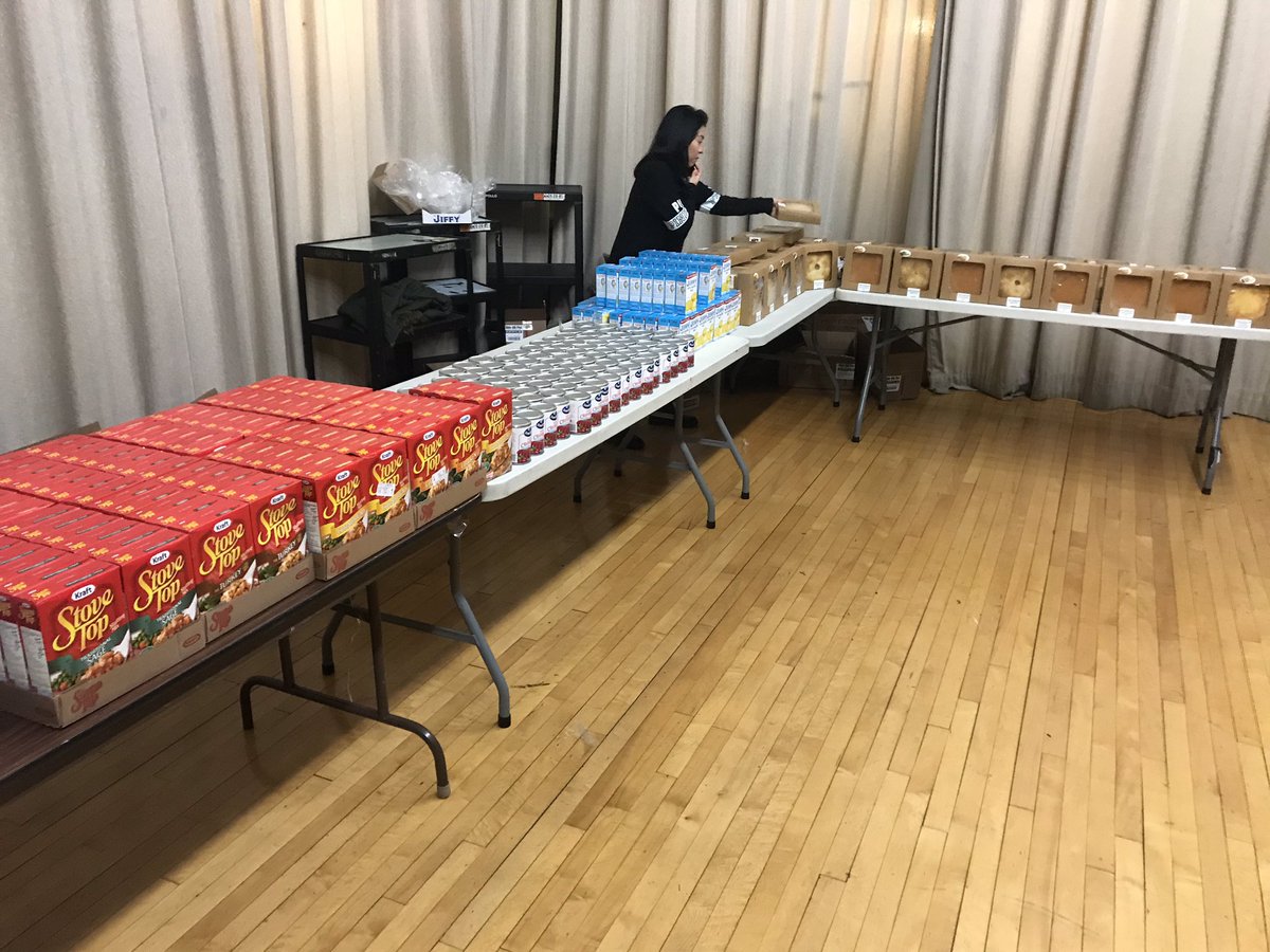 PS140PTA's tweet photo. HAPPY TURKEY DAY PS140 from the entire PTA, School Staff, education alliance and Izzy’s Cheesesteaks...Today we are feeding 100 families because we are community strong!! https://t.co/HBuytQhkG2