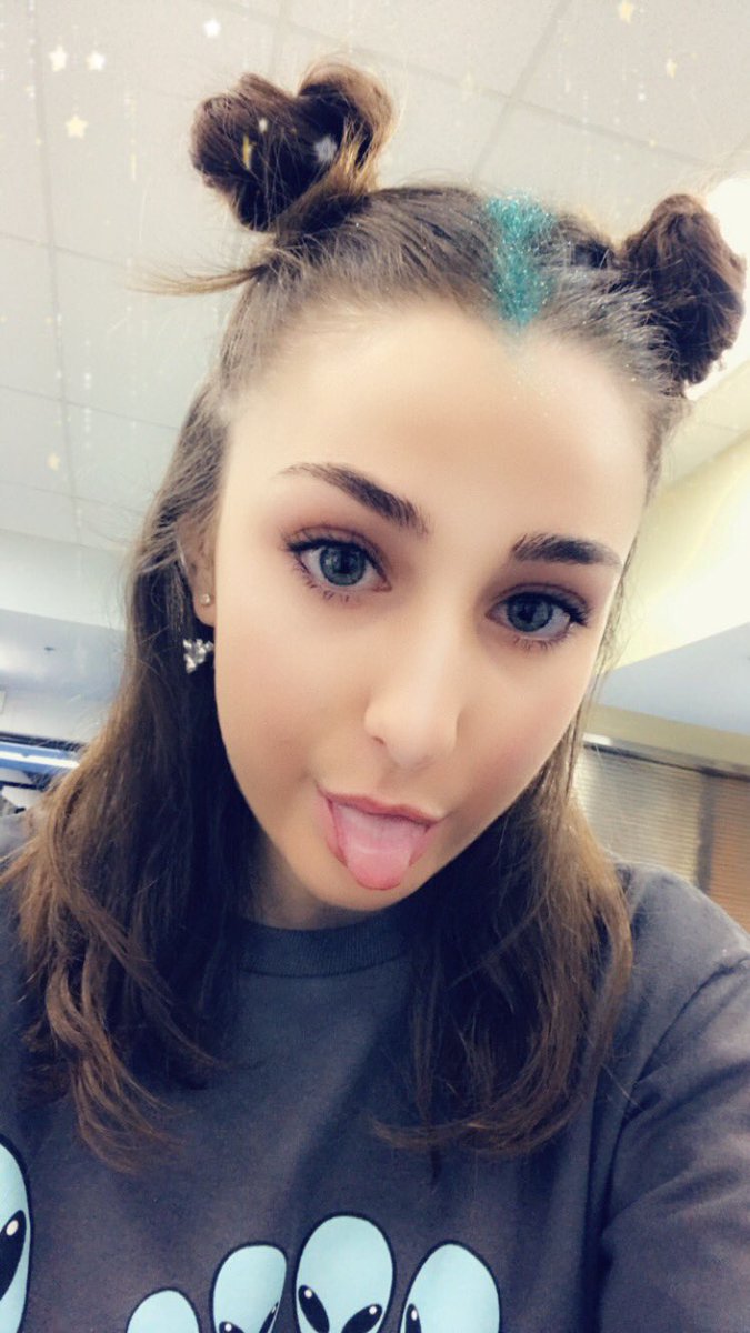 TorieMarie4's tweet photo. ᴏᴜᴛ ᴏғ ᴛʜɪs ᴡᴏʀʟᴅ 💫🌌

•
•

#WhyDontWe #wdw #Limelight #LIMELIGHTS #WDWfamily #5SOS #5SecondsOfSummer #5sosfamily #SpiritWeek2018 #OutOfThisWorld #SpaceDay #Alien #GlitterRoots #SpaceBuns #SeniorNation #Aesthetic #GonnaRegretThis #regrets #majestic #CallItWhatYouWant https://t.co/M0dMRrOtx9