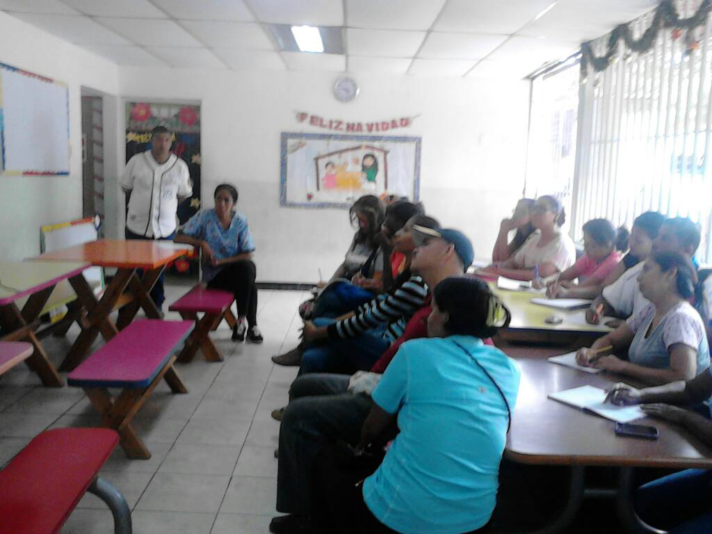 ceibelbosque's tweet photo. Formación sobre PTMS Conuco Escolar con la presencia de los circuitos 3,11 y los Consejos Comunales del CEIB El Bosque Lindo 👏🏼👏🏼🎊🌱🍂 @mppeducacion @nicolasmaduro @aristobuloisturiz https://t.co/25EjWTSxqW