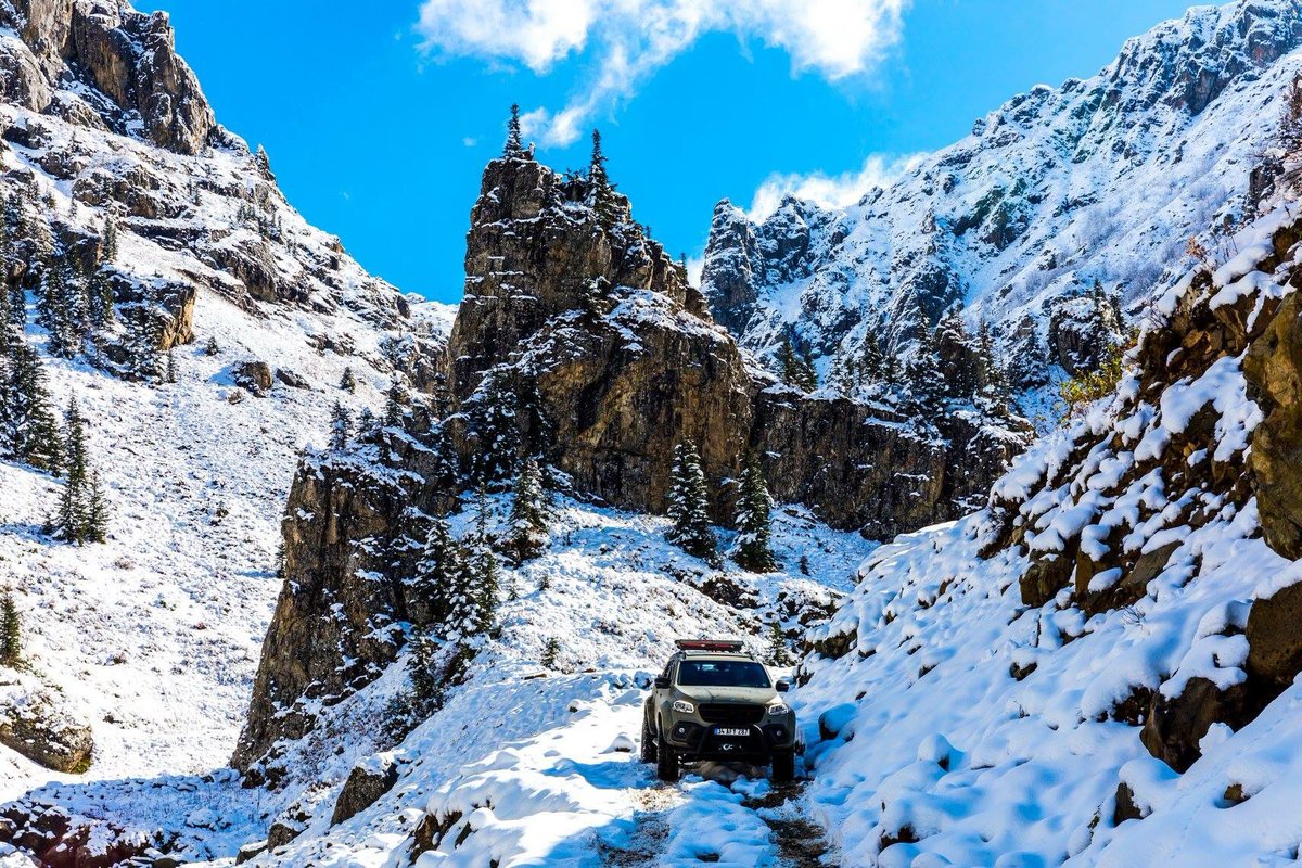 RumBat's tweet photo. #Xmacera birinci çizgimizin en keyifli kısmı, kar üstünde geçtiğimiz Derebaşı Virajları idi... @MercedesTurkiye #Xclass @MercedesBenz @Daimler_CV @Daimler
https://t.co/hRRY2jyYOS
#expedition #overland #crosscountry #offroad #4x4 #4matic #Xklasse #classeX #widebody #widestar https://t.co/mWZ2r1eZVs